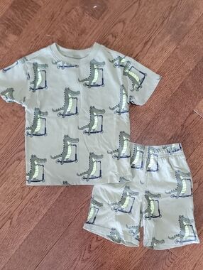 Garanimals Olive Green Alligator Pajama Set